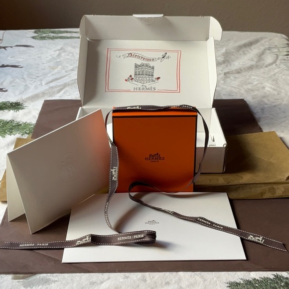 🐴 HERMÈS BOX AND RIBBON BUNDLE 🐴 NWOT 🐴 - Picture 1 of 16